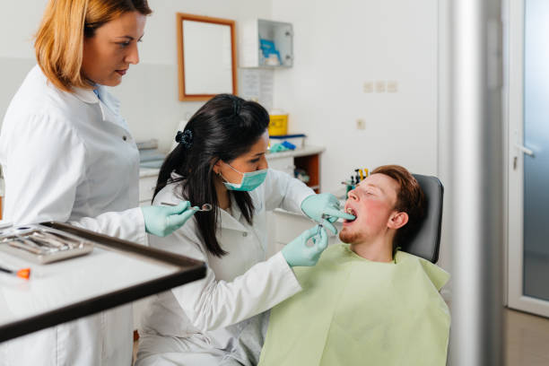 Best Emergency Treatment for Dental Infections or Abscesses in Manchester, IA